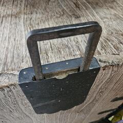 古 桐のタンスの画像