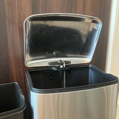 ペダル式ステンレスゴミ箱　30L（45Lゴミ袋対応）　の画像