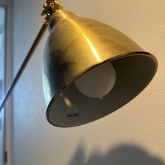 IKEA ゴールド　スタンドライトの画像