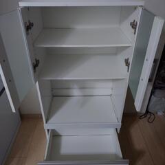早急！食器棚の画像