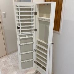収納付き鏡の画像