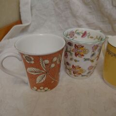ブランドマグカップ４点（中古）の画像