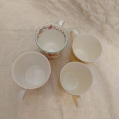ブランドマグカップ４点（中古）の画像
