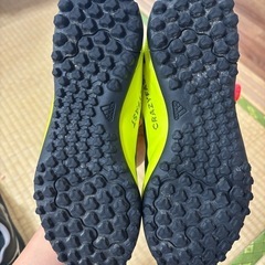 アディダス  トレシュー　サッカー　靴の画像