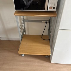コンセント付き　家電ラックの画像
