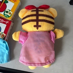 【0円お譲り】チャレンジ　はなちゃんぬいぐるみ、知育カードセットの画像