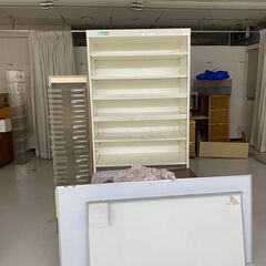 【無料】棚・ゴム製マットの画像