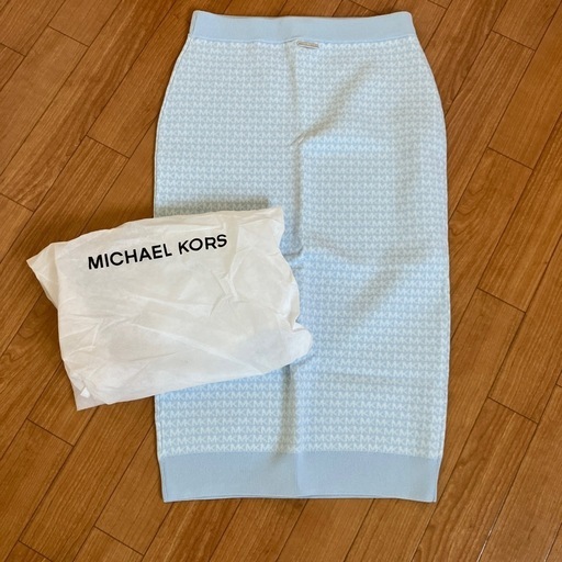 マイケルコース　ロゴ入りスカート
