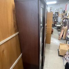 本棚　No.3459　ダークブラウン　スライド扉　ガラスキャビネット　(リサイクルショップどりーむ荒田店)の画像