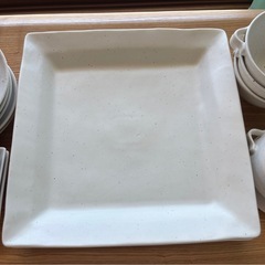 大皿とスープカップセットの画像