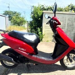 エンジンはとても良いです。ホンダDio AF68。バッテリーは新品です。フロントブレーキパッドも新品です。リアブレーキパッドも新品です。シートカバーも新品です。走行距離7792km。燃料噴射システム。の画像