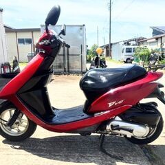エンジンはとても良いです。ホンダDio AF68。バッテリーは新品です。フロントブレーキパッドも新品です。リアブレーキパッドも新品です。シートカバーも新品です。走行距離7792km。燃料噴射システム。の画像