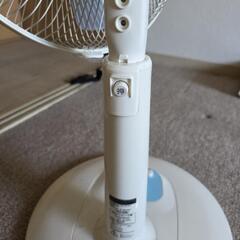 壊れた扇風機の画像
