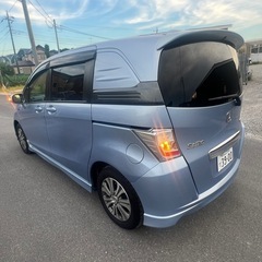 ホンダフリードスパイクハイブリッドの画像