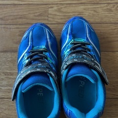 子供用シューズの画像
