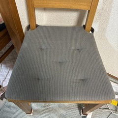 IKEA  ヨックモック ダイニングテーブル ＆ チェア3脚セット✨️(専用チェアクッション付きx3)の画像
