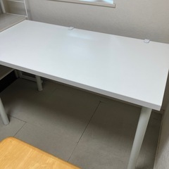 机　白の画像