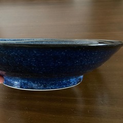 群青色のお皿の画像