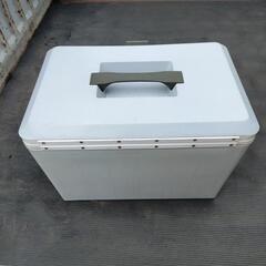 中古現状品　車DC12V電源　冷温クーラBOXの画像