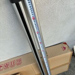 汎用ルーフキャリア（ベースキャリア）　バーの長さ：122cm（ほぼ未使用）の画像
