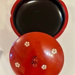 漆器のお菓子鉢 蓋つきの画像