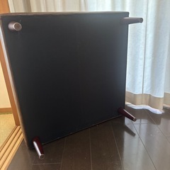 大きなオットマン　ベンチ　フットレスト　70x70高さ40センチ　の画像