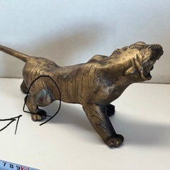 虎の置物の画像