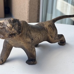 虎の置物の画像