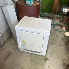 ピアノ、衣類乾燥機売りますの画像