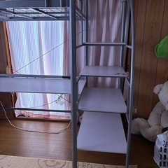 机付きロフトスチールベットの画像