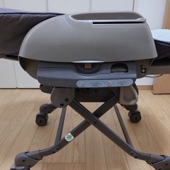 COMBI ベビーチェア電動　高級モデルの画像