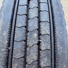 ブリヂストン BRIDGESTONE 中古タイヤ 225 18R 17.5
の画像