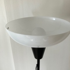 IKEAフロアライトの画像