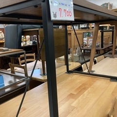 リユースマン倉敷、テーブル、ブラウン、机の画像