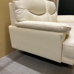 【トレファク神戸南店】2人掛けソファー アイボリーです!【取りに来られる方限定】の画像