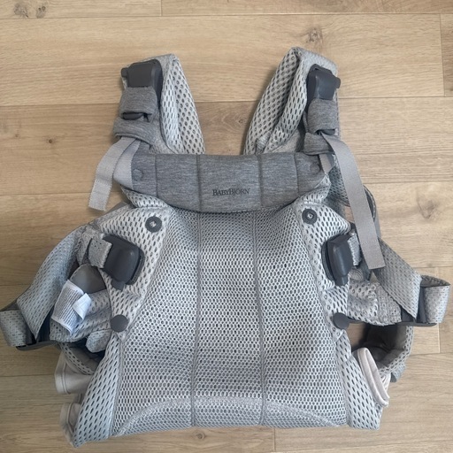 抱っこ紐　ベビービョルン　ハーモニー　シルバー