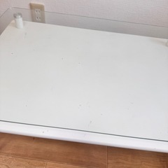 折りたためるガラステーブル【7月31日13時～14時半に取りに来てくれる方】の画像