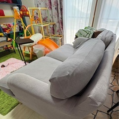IKEA 2人がけソファーの画像