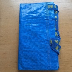IKEA DYTAG ベッドカバー　250cm x 160cm とフラクタLの画像