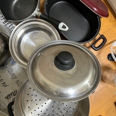 蒸し器、鍋などの画像