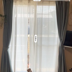カーテンの画像