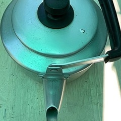 やかん 蓋付きの画像