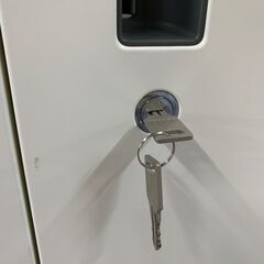 ★来店限定★　okamura オカムラ　鍵付きロッカー　開き戸タイプ　8VS191 Z924の画像