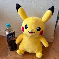 ピカチュウ ぬいぐるみの画像