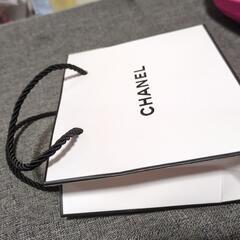 シャネル  紙袋  の画像