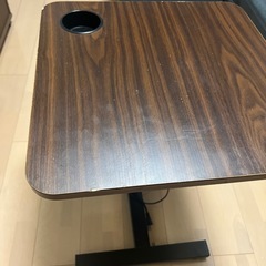 ベッドサイドテーブルの画像