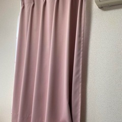 スモーキーピンクの防炎カーテン& 花びらレースカーテン、ベルトの画像