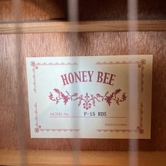 【7/31まで！単品でもOK】HONEY BEEギターとウクレレのセット(スタンド・チューナー付き)の画像