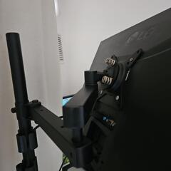 FHD LG モニター　モニターアーム付きの画像
