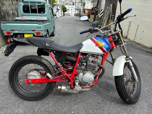 ホンダ　FTR223トリコロールカラー